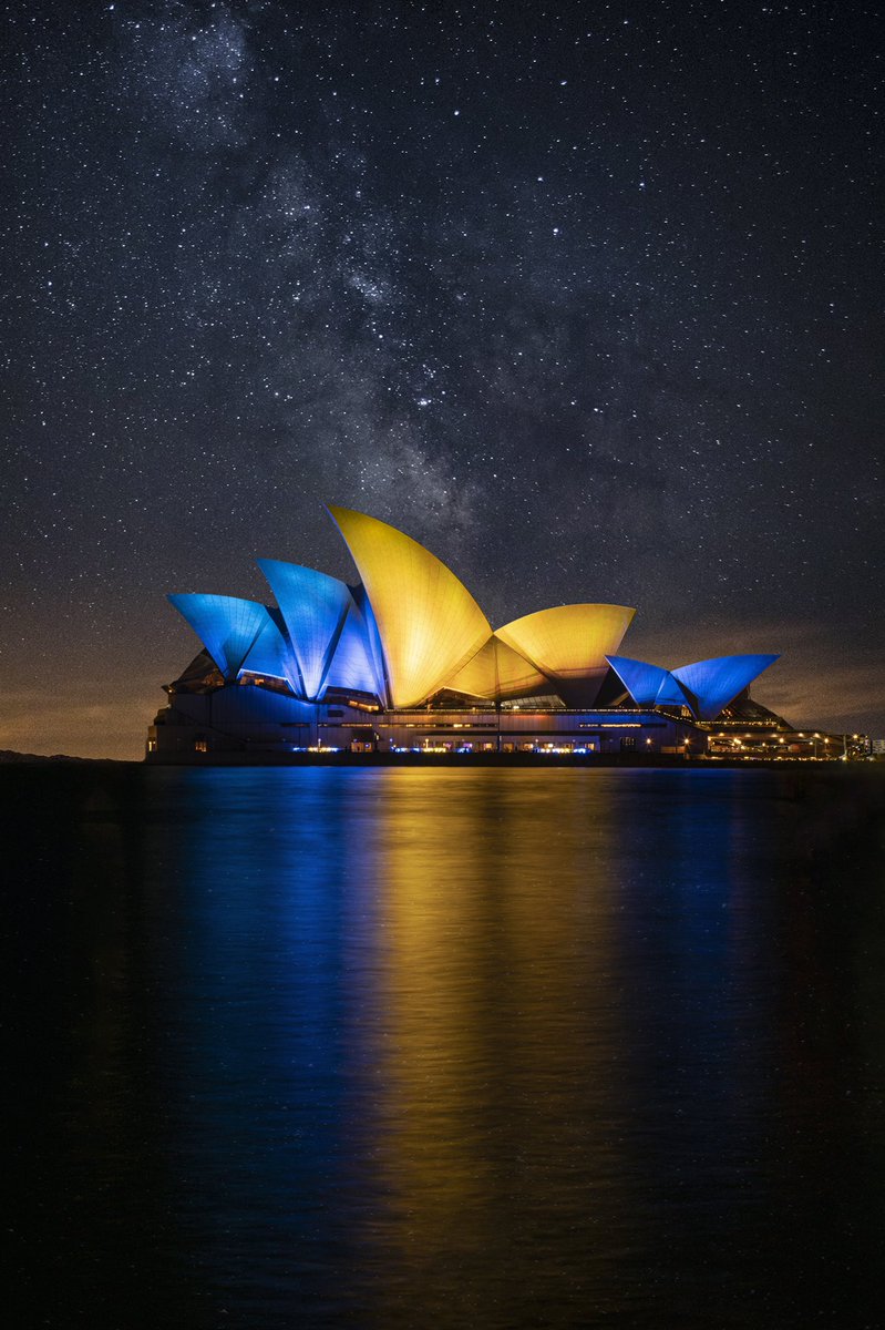 ‘SOLIDARITY’ - 1/1 #NFT piece that has been specifically created as a sign of support to Ukraine 🇺🇦 Only 500 pieces minted - 0.025 ETH each (~$65).

100% proceeds will go to volunteer organisations &amp; charities supporting #Ukraine.

Link to purchase: 

opensea.io/collection/den…