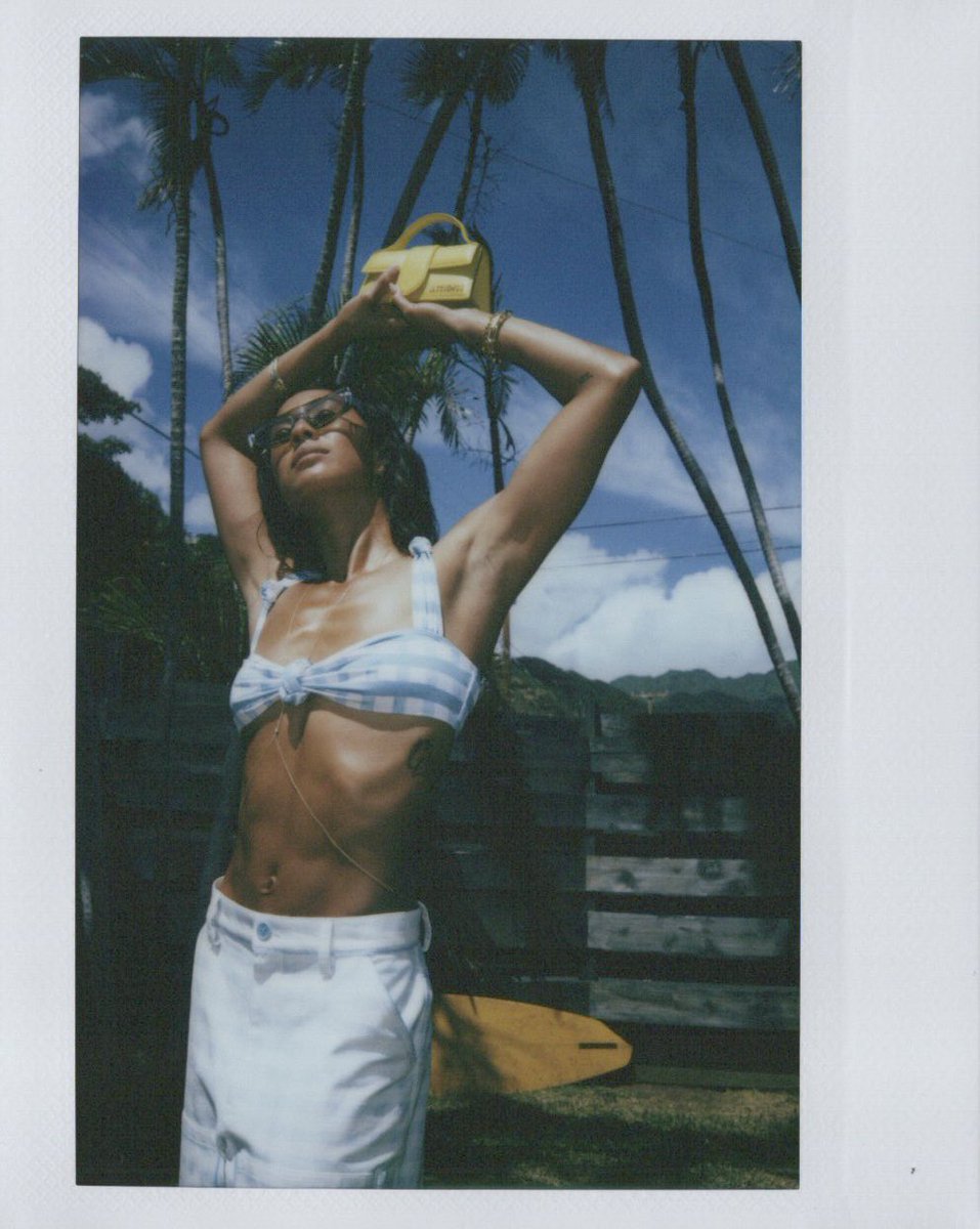 reanna____'s tweet photo. @keliamoniz for @jacquemus #lesplash here in Hawaii 💦📸 #polaroid https://t.co/UKyYJBNxPJ