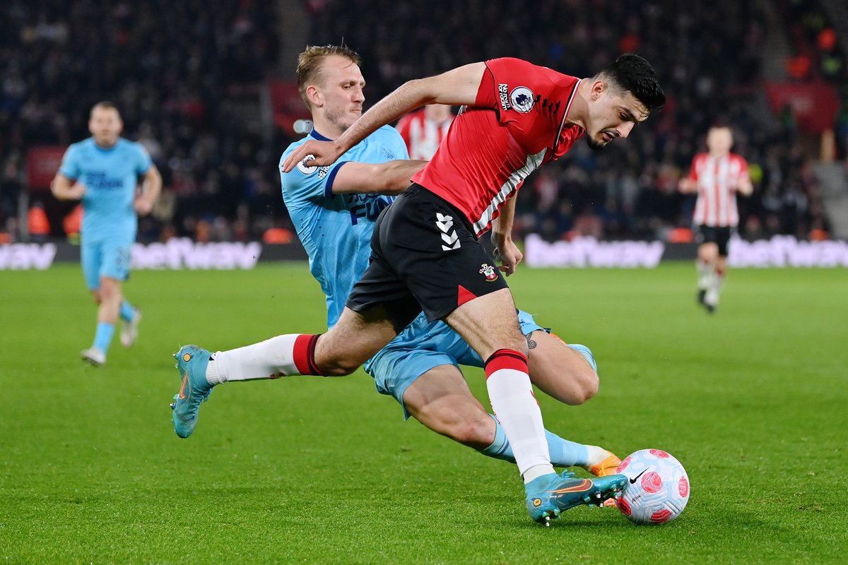 NUFC's tweet image. Four of our January signings making a 𝗛𝗨𝗚𝗘 impact at St Mary's! 🙂

⚫️⚪️