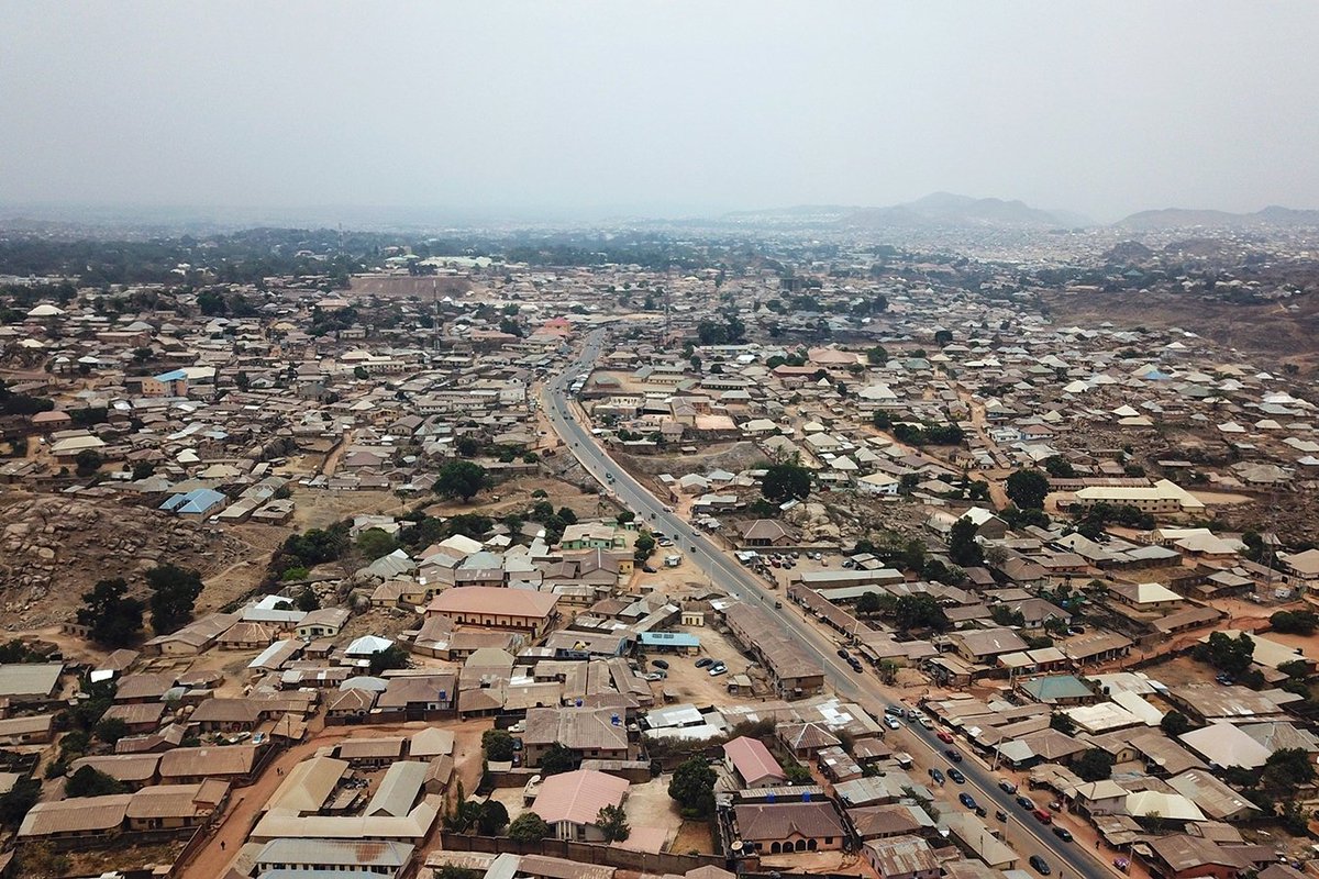davidking247's tweet image. Here are some really cool and unusual English names of places in Jos.
1. West of Mines
2. Double Dollar
3. Little Rayfield
4. Angle D
5. Anglo Jos
6. British-America
7. Congo-Russia
8. Millionaire's Quarters
9. Gold &amp;amp; Base
Add yours.