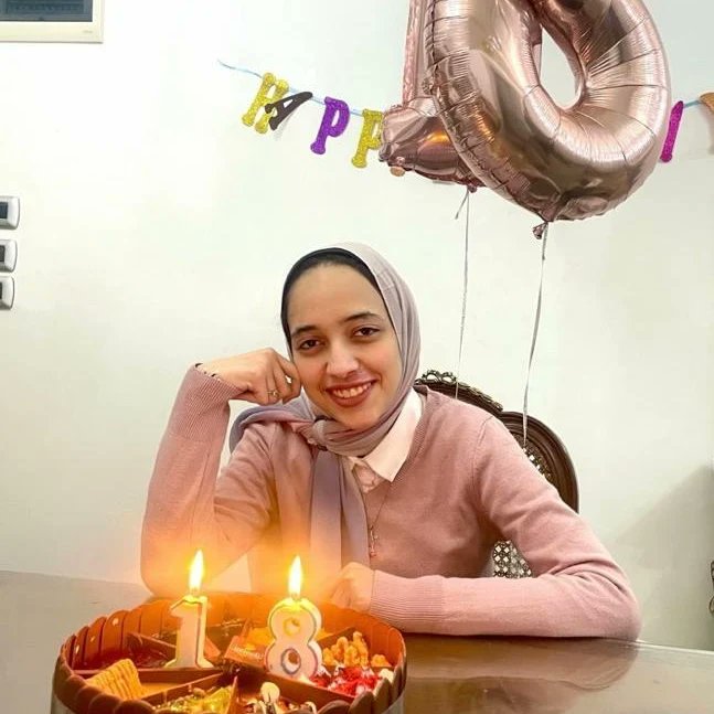 Genaidy_Menna's tweet photo. #Officially18 ✨✨ https://t.co/CyBNZCzxp8