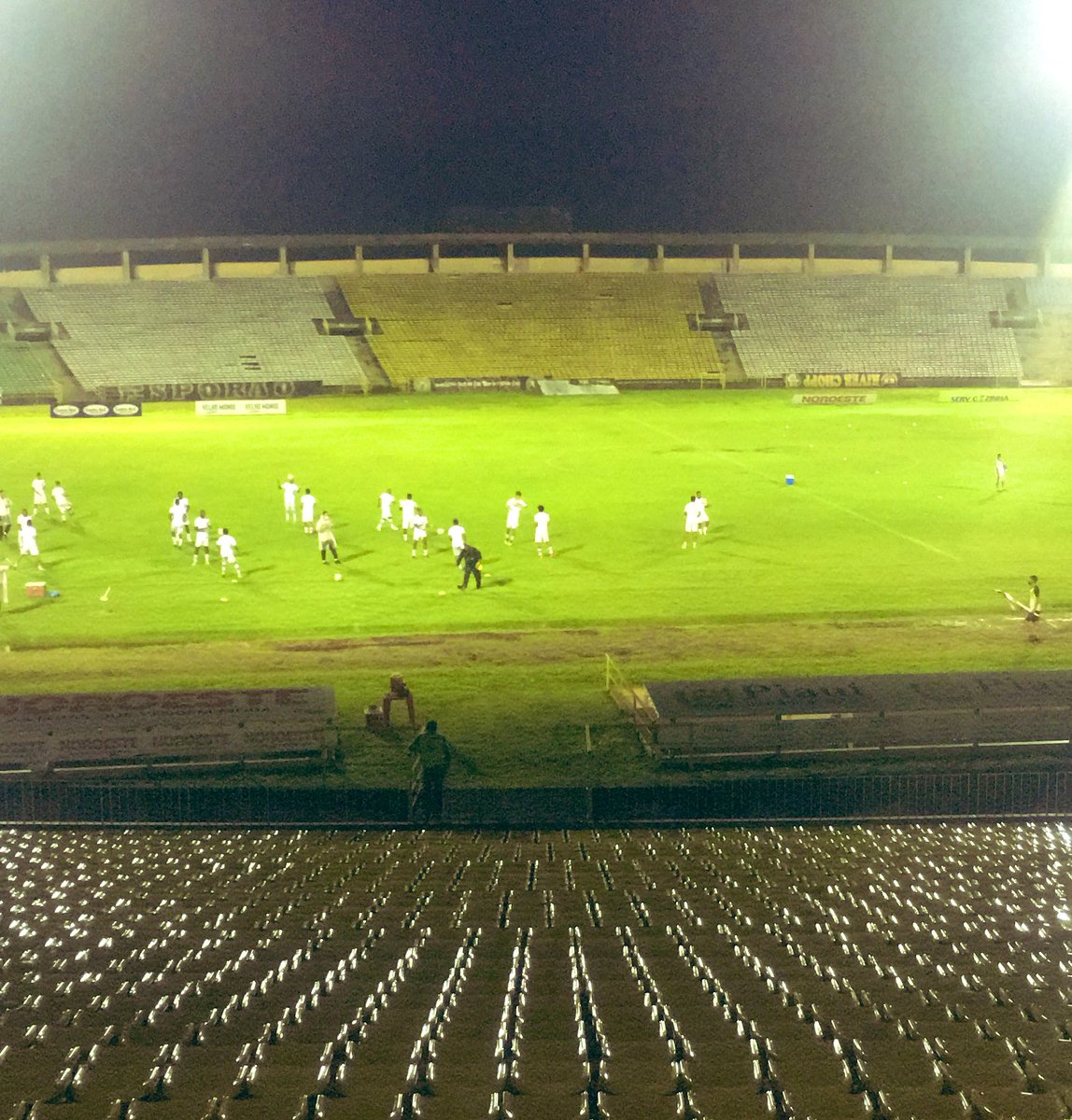 bbrunopaz's tweet photo. Já já tem RIVER e OEIRENSE fechando a oitava rodada do Campeonato Piauiense. Hoje o jogo vai ser no Albertão, e debaixo de chuva. 🌧🏟 #Piaui #riverPI #Oeirense https://t.co/GKfW8swCcD