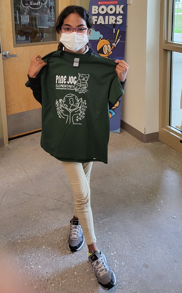 PJESAVIDReaders's tweet photo. Pine jog showcases our AVID program on our student designed school shirts! Here is our designer, Ameralis! Avid rocks! @AP_Pine_Jog @MsColleenCarney https://t.co/pbrfXFzMkP