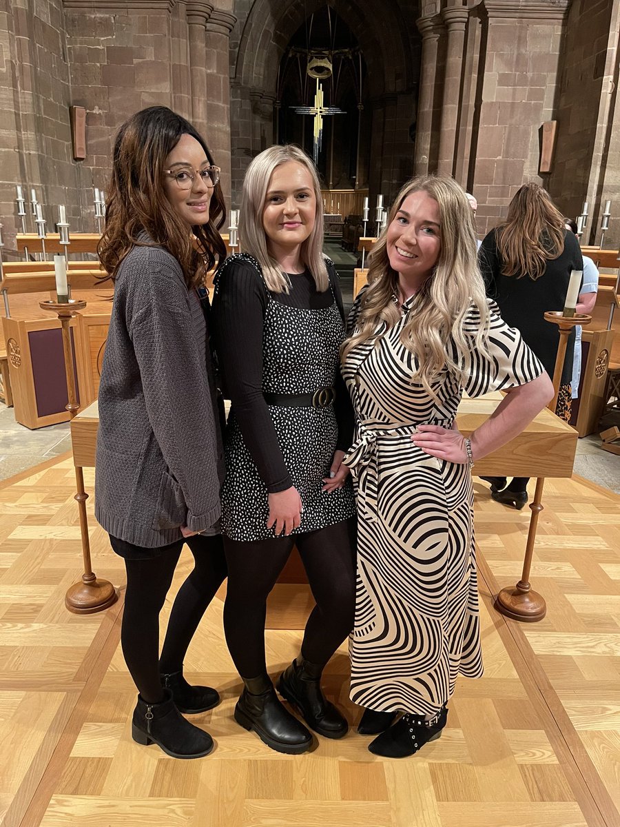 Cristina_W92's tweet photo. I don’t know what I’d have done without these 2. @MHnurseTash @MHNCourtney you are my rocks, honestly wouldn’t have wanted to go through this journey with anyone else. Here’s to being Newly Qualified Mental Health Nurses 💫💖 https://t.co/TUmgKpvVI1