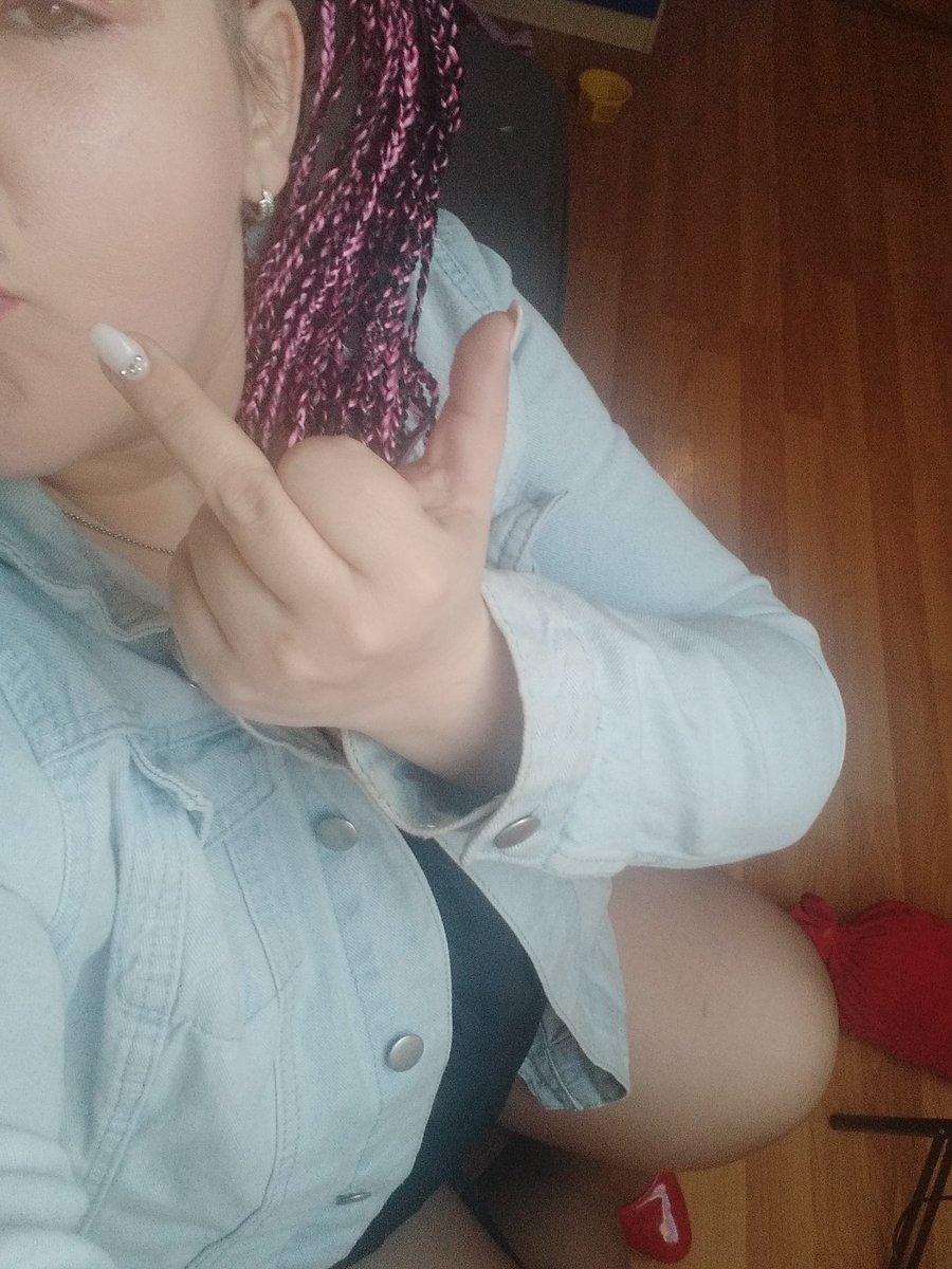 AgnesMller3's tweet photo. @xMiss_Hellfire @CuriousFindomme @HumbleM13103245 @findom1_w @rt4_dommes @slavekane Zahle du Knecht https://t.co/Uv1vH8c5KM