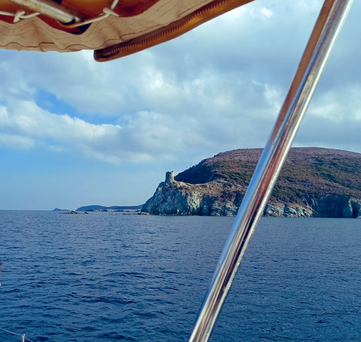 PatriciaPetreto's tweet photo. Carnet de bord⛵️jour 4
#Centuri #Macinaggio #CapCorse
« Il en est des voyages comme il en est des moments de vie. Suspension du temps, découverte, observation, réflexion…
Donner envie de s’insérer dans le milieu professionnel lié à la mer. »
#AvecPôleEmploi #Amparà
#Corse https://t.co/ecU36VakLU