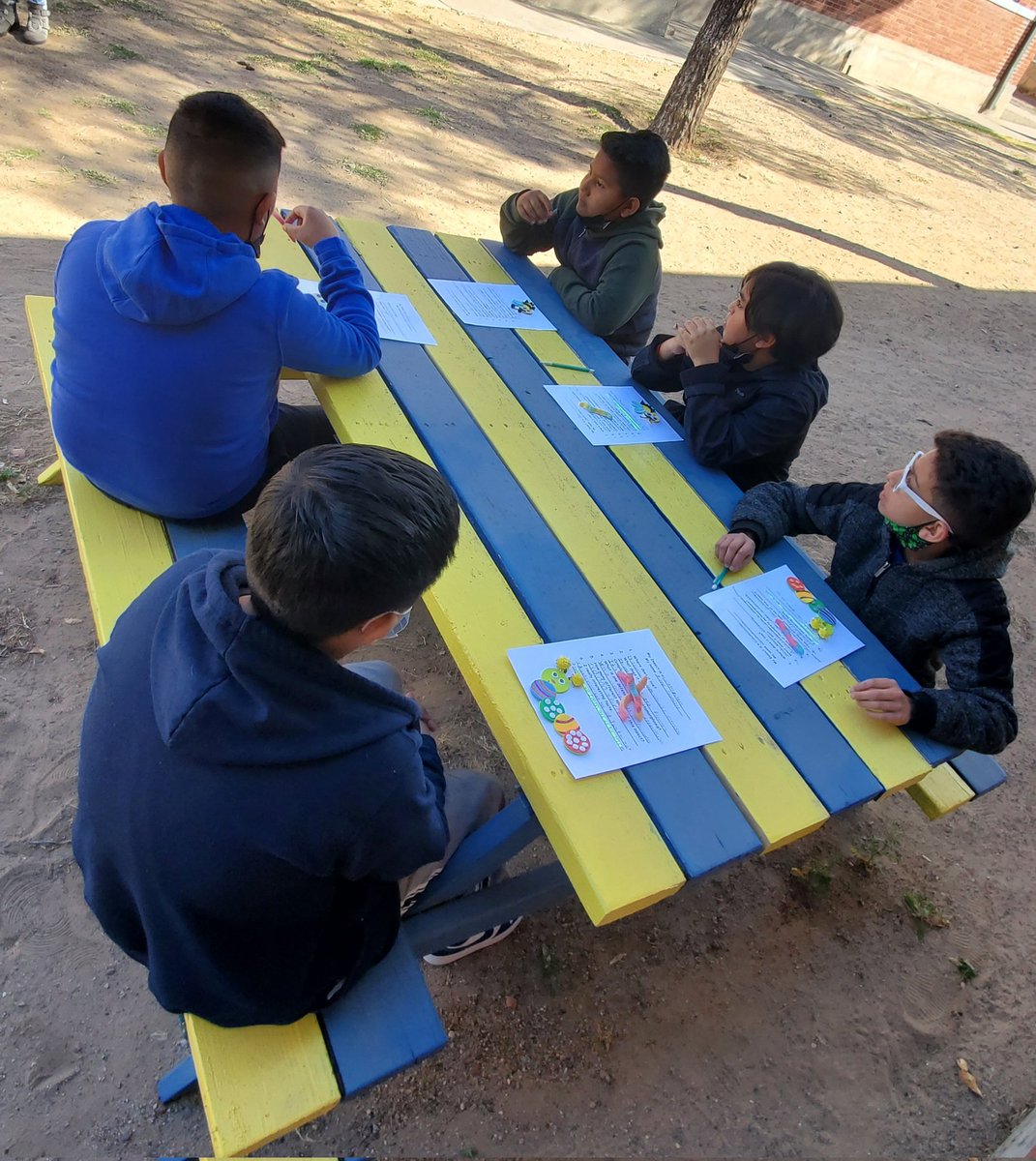 laurakatsimms19's tweet image. Today was a good day for outside research, collaboration, art, presentations, and BUGS!! Hawkins' 5th graders had fun learning outdoors about different insects today, during intersession. @ELPASO_ISD #springintersession