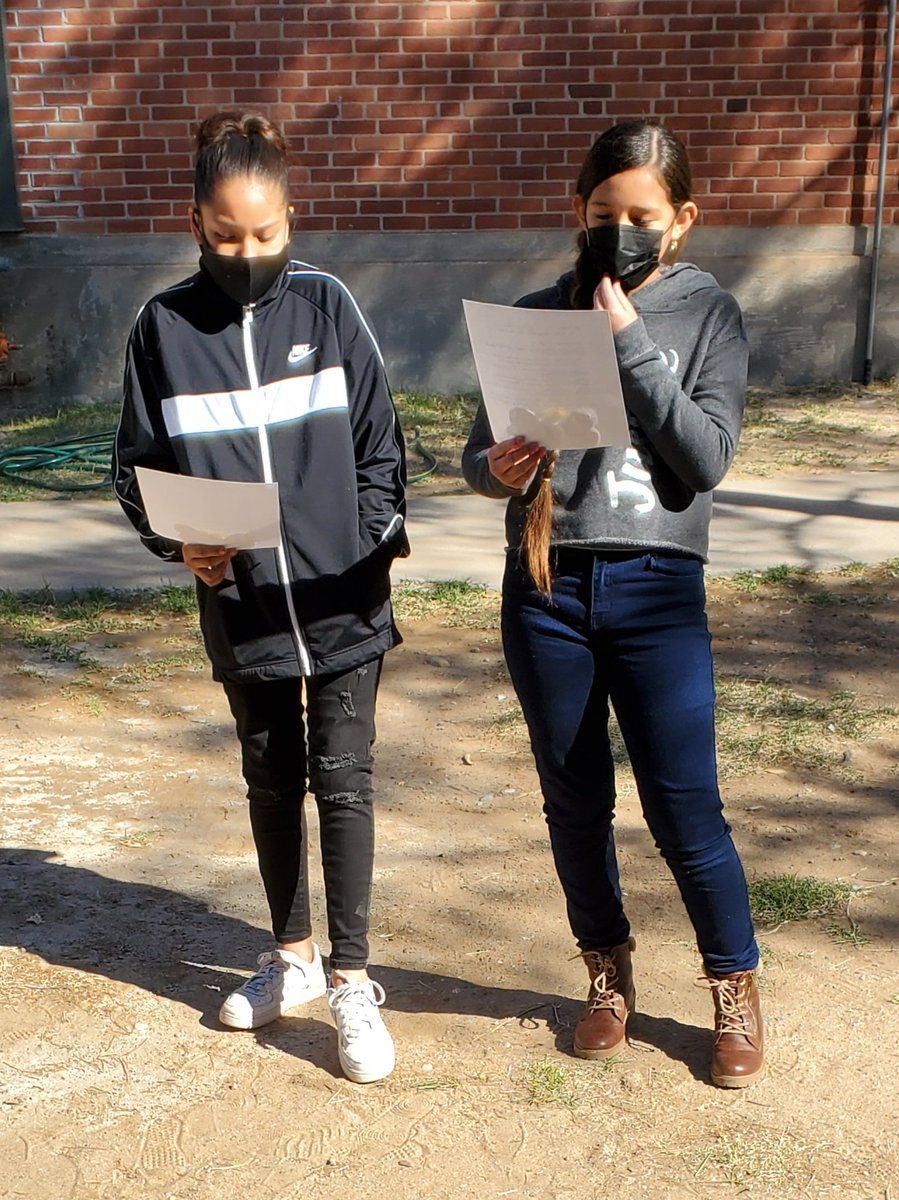 laurakatsimms19's tweet image. Today was a good day for outside research, collaboration, art, presentations, and BUGS!! Hawkins' 5th graders had fun learning outdoors about different insects today, during intersession. @ELPASO_ISD #springintersession