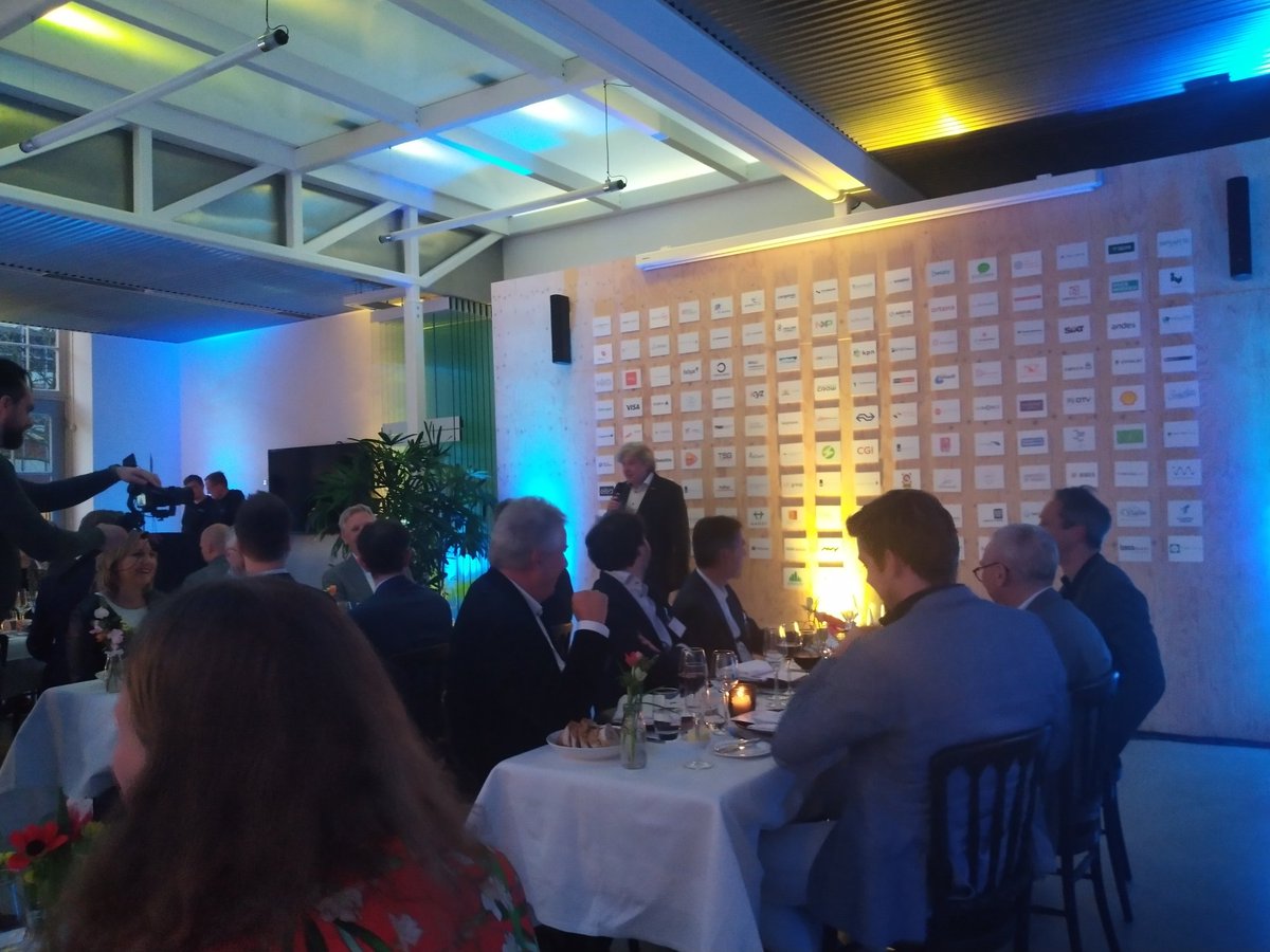 15e leden diner #Connekt ....het kon weer na drie jaar. #netwerk weer afstoffen. Goed ieder weer te spreken