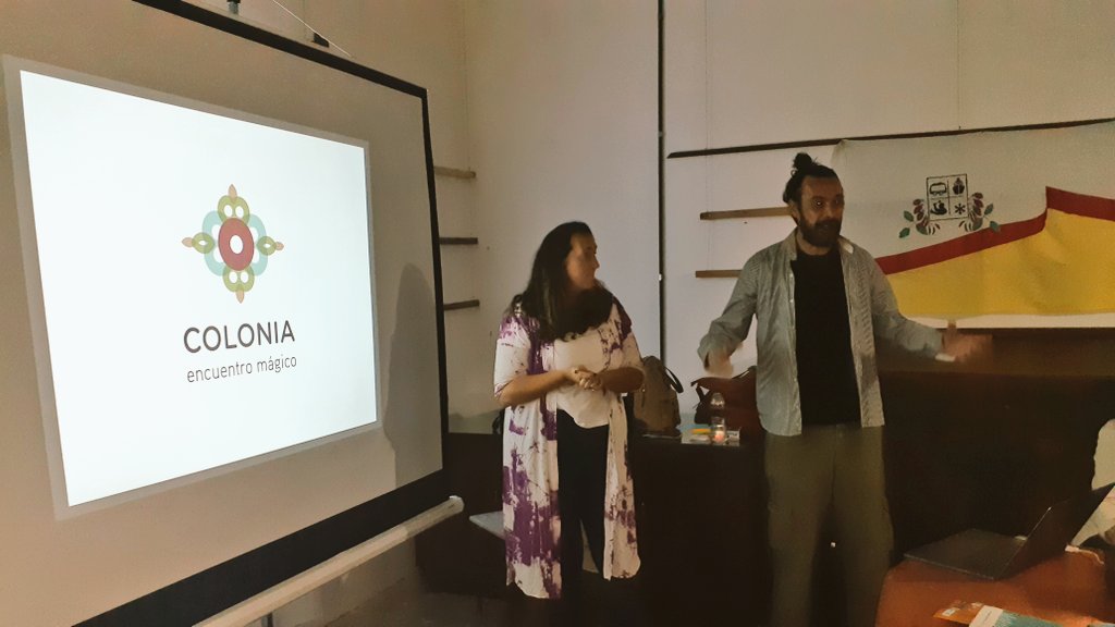 ColoniaTur's tweet photo. #Ahora. Se realiza en Casa Evans (Conchillas) el Taller de uso de la Marca “Colonia Encuentro Mágico” para Colonia Oeste.
Se trata de la segunda instancia de explicativa, que culminará el miércoles 16, con el Taller final en Colonia del Sacramento. https://t.co/7sAdK8z5H0