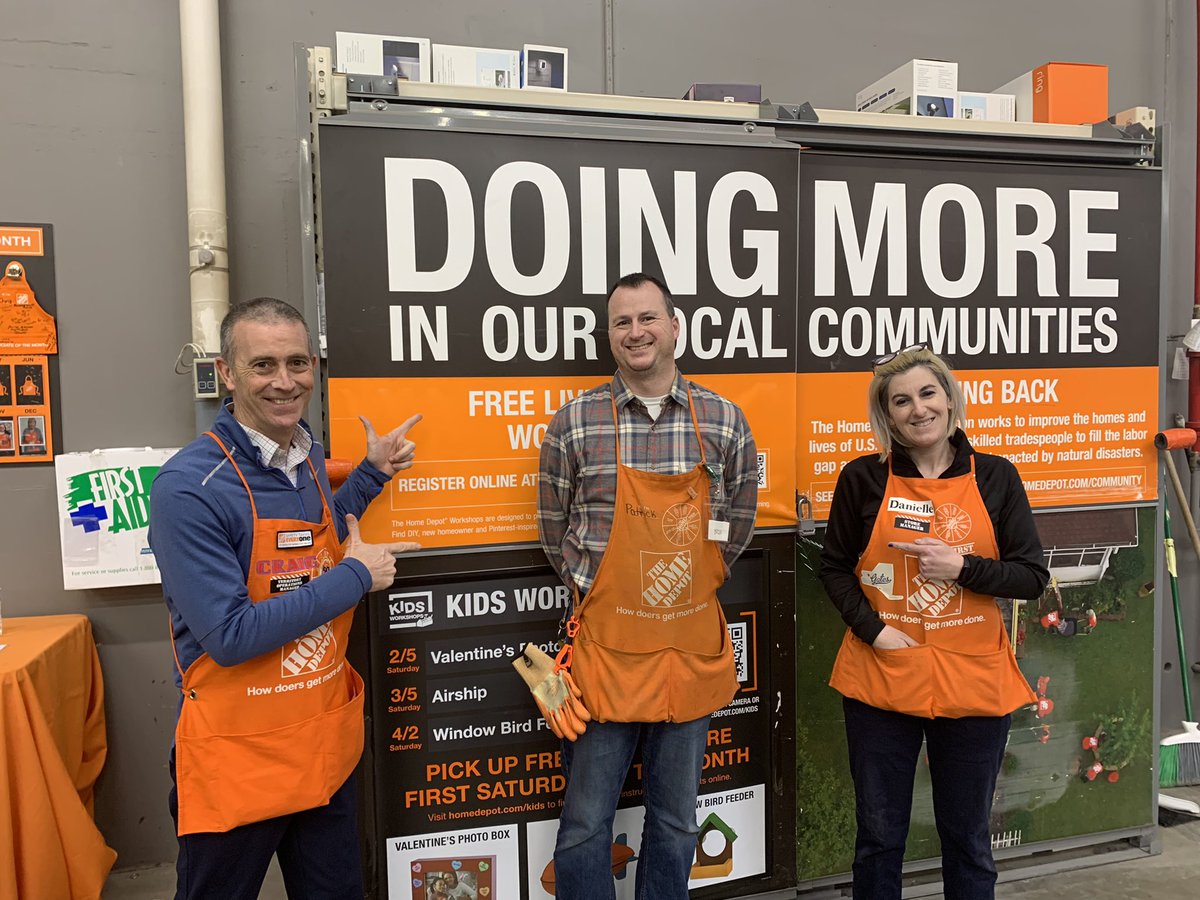 New FES Patrick is driving cashier friendliness and accuracy at 1278. Glad to have you on the HD team!
