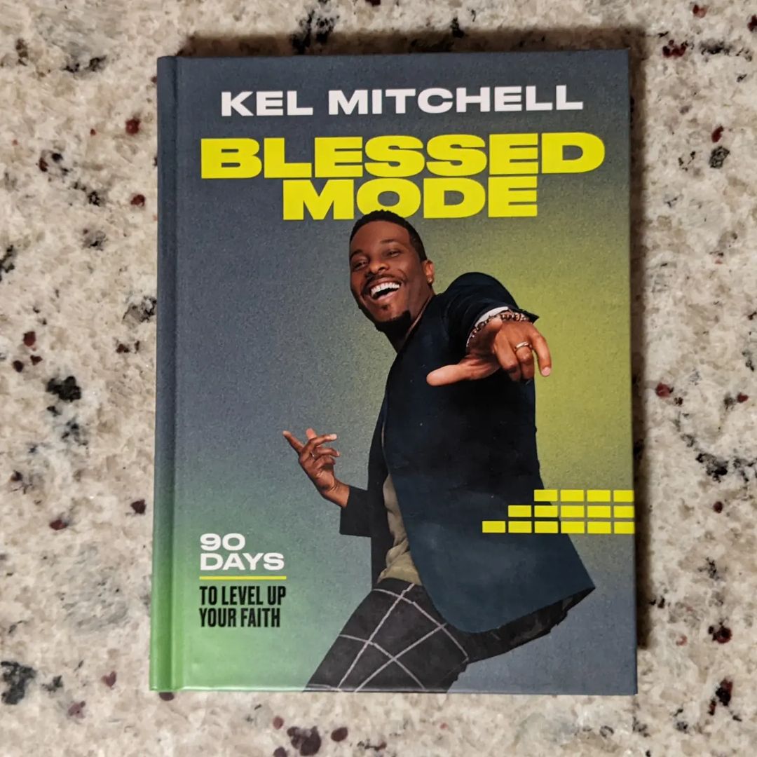 RyaCart91's tweet photo. You know I had to pick up the new book from @Iamkelmitchell #BlessedMode 📖 The man is a legend and someone who has been an inspiration in my life since the Nickelodeon days! 🧡 Thank you for always being a positive influence bro! 🙌🏾 #KelMitchell #ThoughtfulThursday #Faith https://t.co/fOJzwdOl8y
