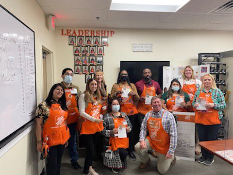 Great walk today with our team! Thank you <a href="/CourtneyMKorkow/">Courtney Korkow</a> for all the great knowledge and for stopping by!! <a href="/MichaelFloresHD/">Michael Flores</a> <a href="/idrissi_mary/">mary el idrissi</a> <a href="/JarrodFarmer4/">Jarrod Farmer</a> <a href="/_mayra_valencia/">mayra</a> <a href="/JennyBarnardFES/">JBarnard</a>