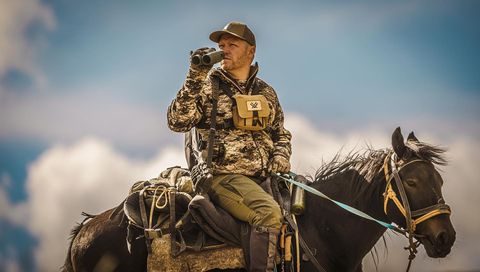 VortexOptics's tweet photo. *Watches Yellowstone once.*
-
-
๐ธ: @nickswildride
-
-
#VortexOptics #VortexNation #Binoculars #FuryHD #Glassing #Horseback #Yellowstone https://t.co/jccopNKiq1