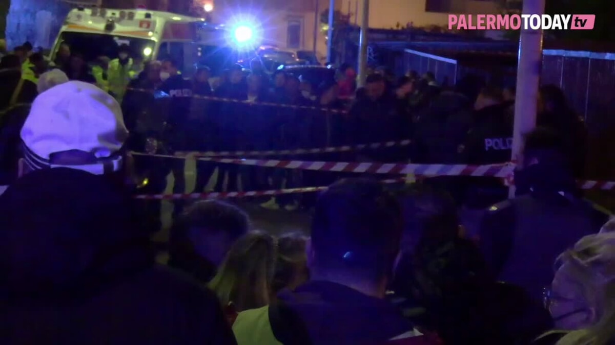 PalermoToday's tweet photo. VIDEO | Agguato a Brancaccio, 46enne ucciso in strada: le immagini dal luogo dell'omicidio https://t.co/ezyzoaZ0DF https://t.co/CLdjQuZM00