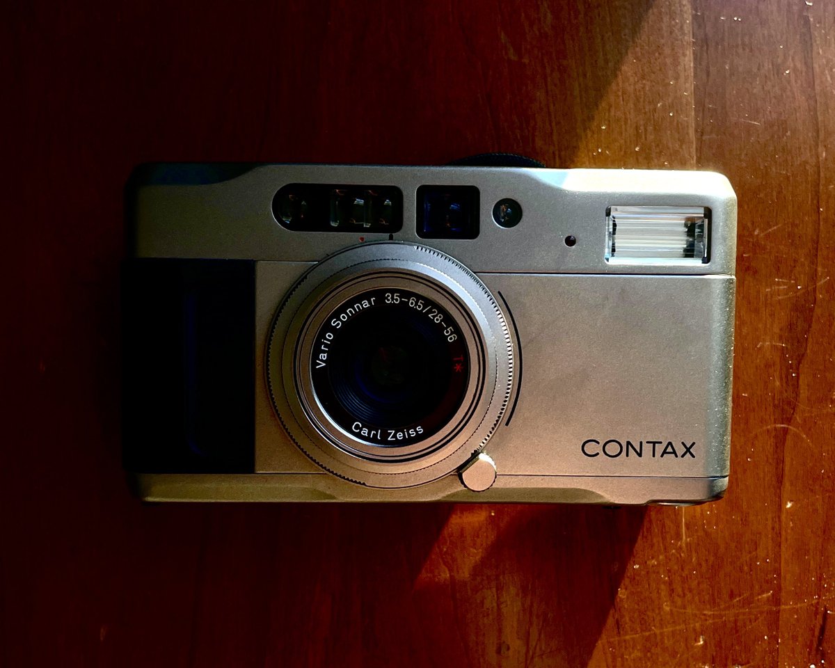 kyler_steele's tweet photo. the camera            vs            the photos 🎞 https://t.co/qlWgqJGEAr