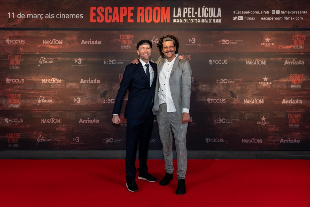 filmax's tweet photo. Els quatre protagonistes d'#EscapeRoomLaPeli, el @JoelJoanJuve, la Paula Vives, l’@chidolula i la @lamonicaperez, i el director @HectorClaramun1 no s'han perdut per res del món la première de l'adaptació cinematogràfica del gran èxit teatral.

📸 @CarlotaSerarols https://t.co/dxm6nXaXAq