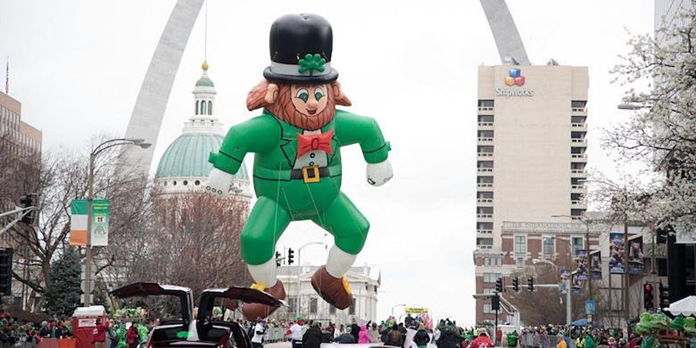 gatewaycleanair's tweet photo. You won’t want to miss out on all the fun happening at the 53rd annual St. Patrick’s Day Parade on Saturday, so be sure to let @STLMetro get you safely downtown or carpool with friends to reduce emissions! #StPatsSTL #CleanAirForSTL https://t.co/A1NgKncjdL