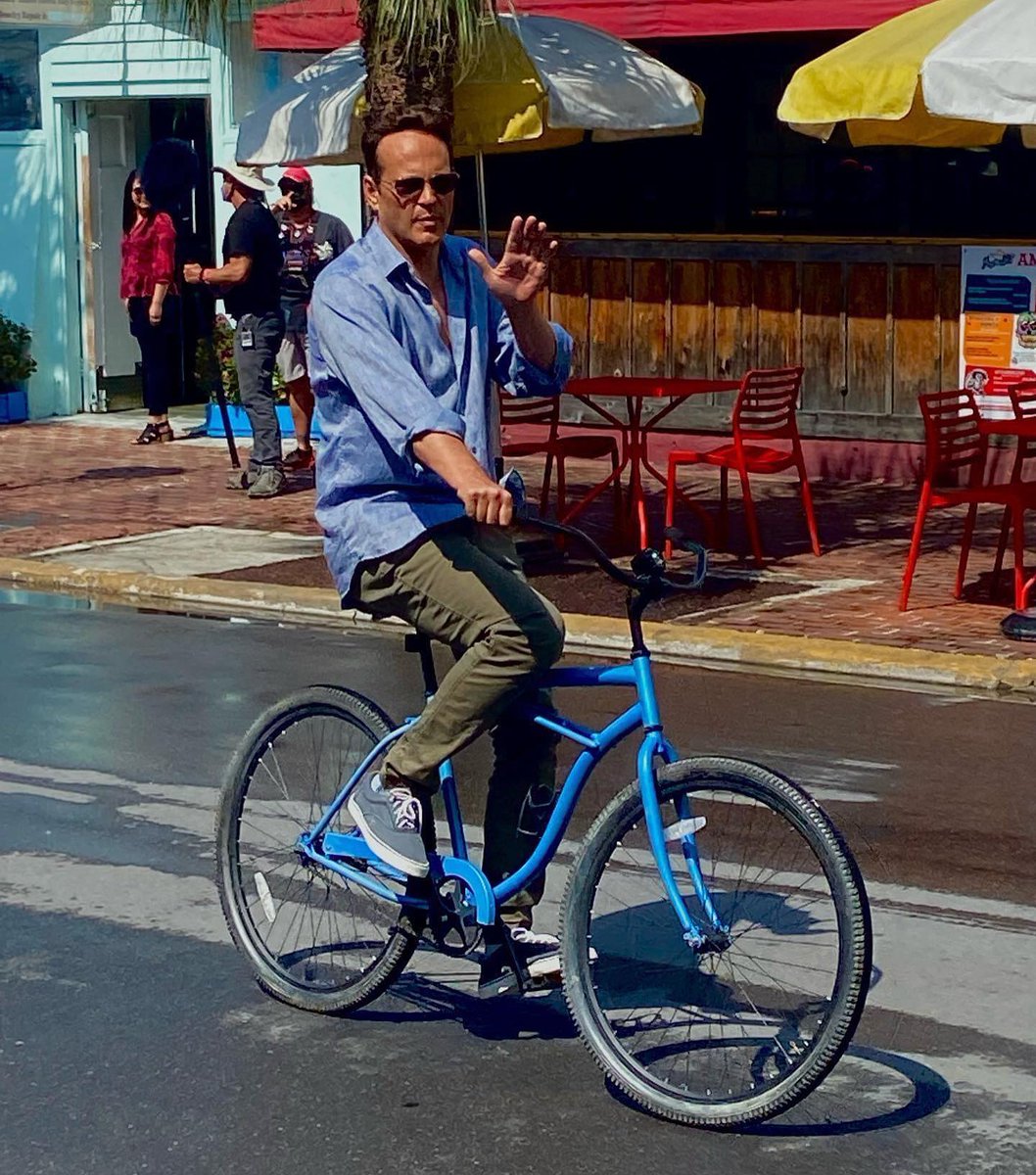 PartyInKeyWest's tweet photo. Celebrity sighting! This dude was in #KeyWest yesterday filming. Who is it? #namethatcelebrity #seeninkeywest #ohhithere 📷 @bradbuck

More: https://t.co/QtRb8xssq5
Follow us: @PartyInKeyWest
Hashtag us: #PartyInKeyWest #PKW #KeyWestParty https://t.co/4duC68AR3B