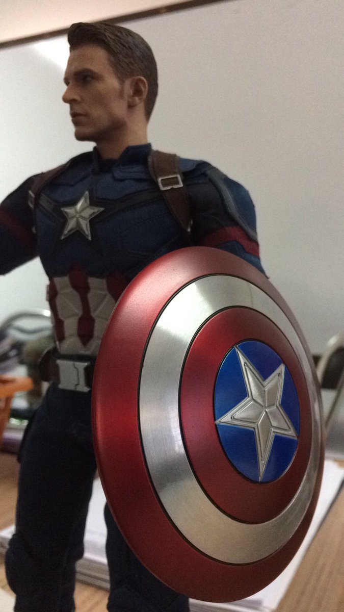 UltraRareCollec's tweet photo. 1/6th scale Captain America Collectible Figure from Civil War (2016) by Hot Toys 🇺🇸⭐️ https://t.co/NtlbQf4amC