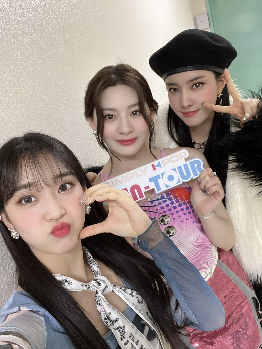 picseeun's tweet photo. simply kpop twitter update https://t.co/ycxwd7OxLg
