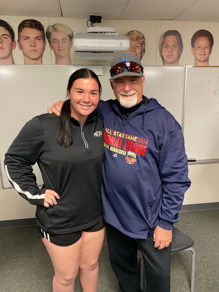 sydney lewis tweet media