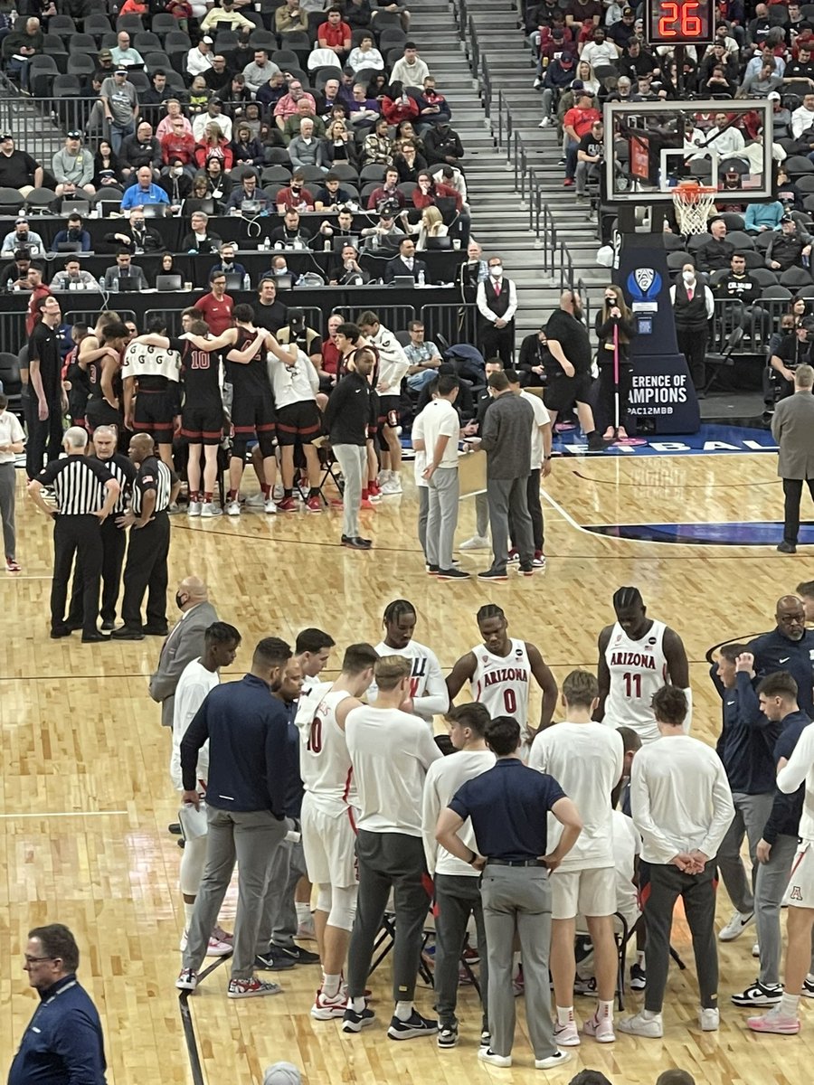 Heck of a game coming down to the wire between Stanford and Arizona
Stanford been red hot from outside throughout the entire game, strong showing from Christian Koloko (Arizona) #NBADraft https://t.co/johv99x4Yn