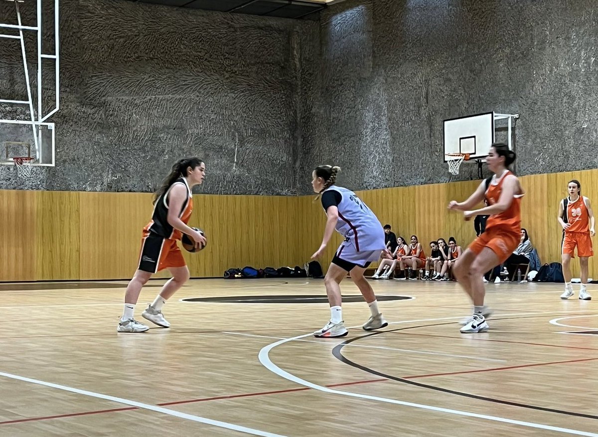 safaclaror's tweet photo. RESULTATS | 🏆 C.c. Junior Femení 1r. Any
#JrFem 5️⃣0️⃣
@FCBbasket_fem 8️⃣8️⃣
#SafaClaror | #ForçaSafa https://t.co/lQXFHfo6Sp