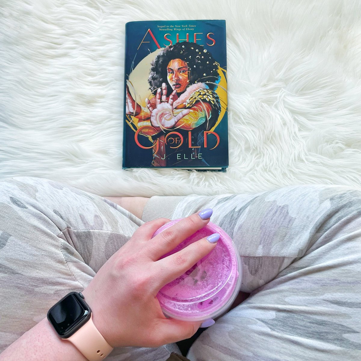 readalongwithj's tweet photo. Hi, friends and Happy Thursday! What sequels are you excited for? This week Iโm #currentlyreading @AuthorJElle โs newest book #AshesOfGold which is the much anticipated sequel to Wings of Ebony which I absolutely adored when it came out โค๏ธ So far Iโm loving being back in this https://t.co/HvP2BFbpBN