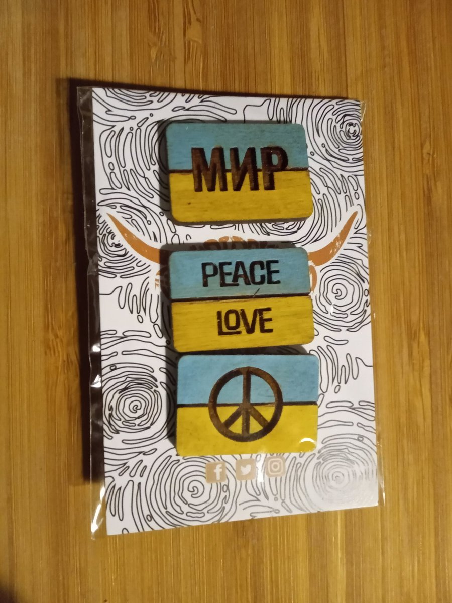 <a href="/BelfastHourNI/">#BelfastHour</a> From the fine people at <a href="/DribblyYak/">The Dribbly Yak</a>. A great set of pins.
#BelfastHour