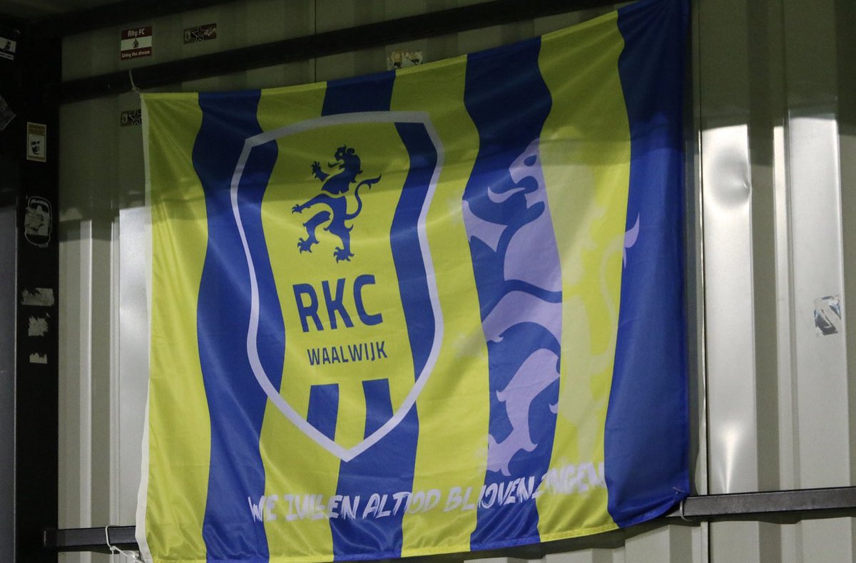 Mgp2706's tweet photo. Our @RKCWAALWIJK flag still going strong in the Car Park Terrace! 🇳🇱 

@DylanSahtoe 🤝 https://t.co/dQr0frlO32