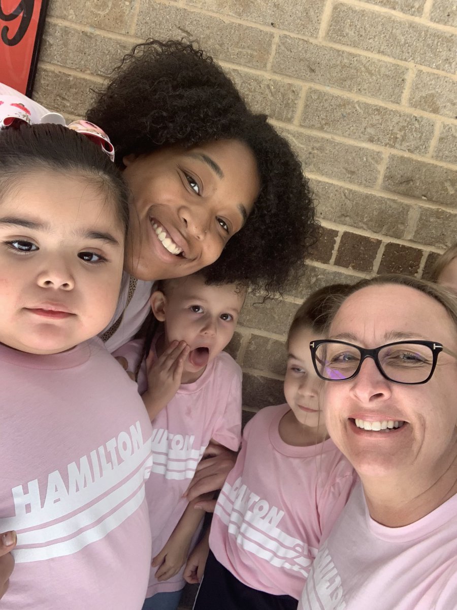 PhillipsECSE's tweet photo. Field day was a success! 
Such a beautiful day! ☀️
@Hamilton_Lions #hamiltonpride #ecse https://t.co/stzWbE0kFa