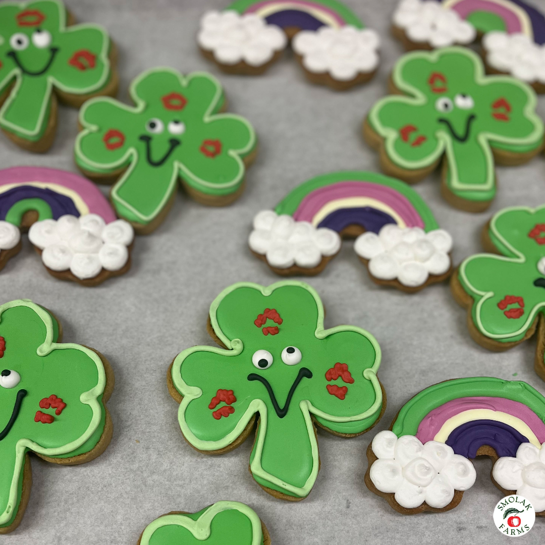 SmolakFarms's tweet photo. Who wants St. Paddy’s Day cookies? ☘️
These delicious nuggets are being made daily and are available for YOU tomorrow and all weekend long at the Farm Stand. Stop by and we can’t wait to see you! ☘️🌈⭐️
#SmolakFarms #cookies #sugarcookies #stpatricksdaycookies #shamrockcookies https://t.co/WVrOPNFPxu