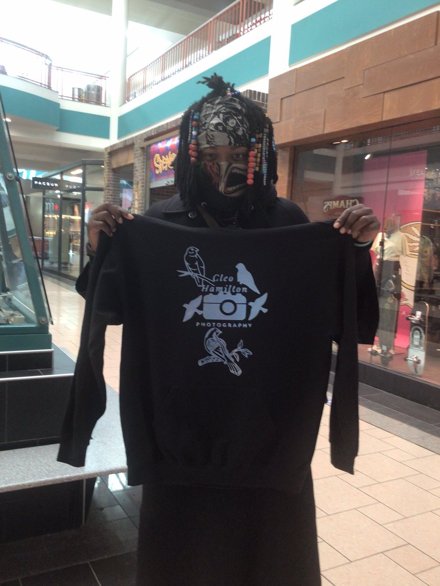 Finally got my photography hoodie 
WARRIORRRR 🕊📸🦅 <a href="/destinyusa/">Destiny USA</a>