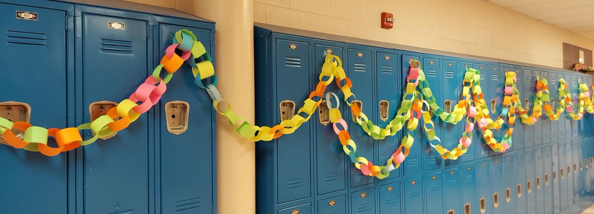 BedCoSchools's tweet image. #WayToGo #CommunityMiddleSchool Student Council who sponsored a St. Jude Children&apos;s Hospital fundraiser  raising $1,623! With a &quot;Brighten Up for St. Jude&quot; theme, council members cut &amp;amp; sold 3,246 neon paper links to students and staff! #Worthwhile #Inspiring #BedfordCountySchools
