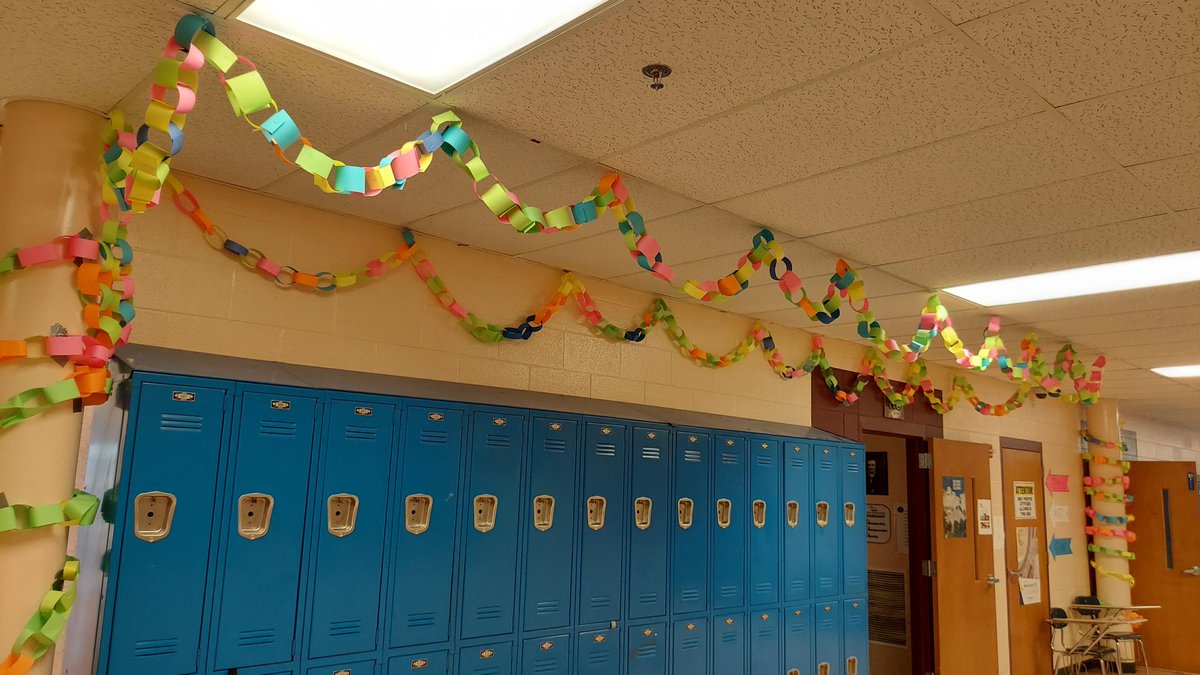 BedCoSchools's tweet image. #WayToGo #CommunityMiddleSchool Student Council who sponsored a St. Jude Children&apos;s Hospital fundraiser  raising $1,623! With a &quot;Brighten Up for St. Jude&quot; theme, council members cut &amp;amp; sold 3,246 neon paper links to students and staff! #Worthwhile #Inspiring #BedfordCountySchools