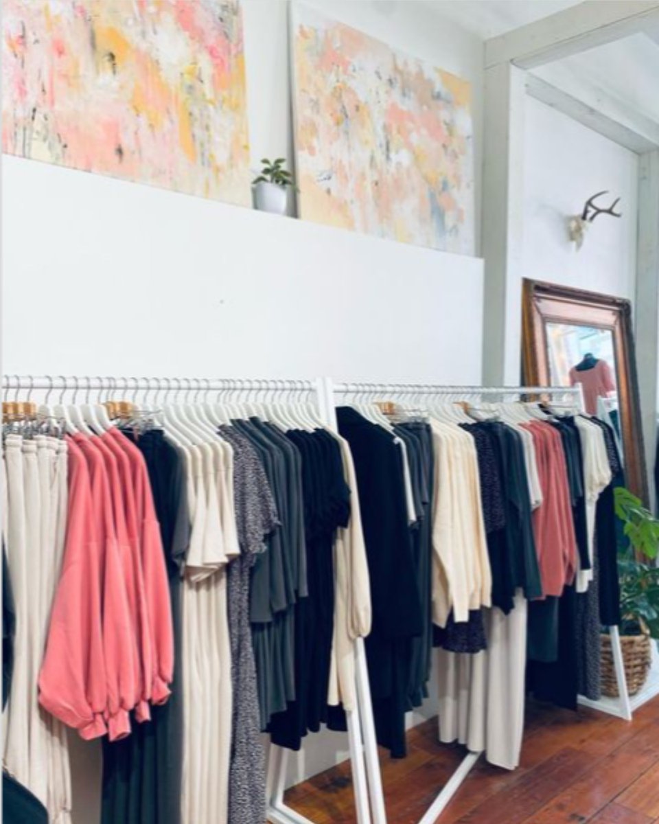 Ready for spring wardrobe refresh? Folk has the perfect fit for a fresh look!