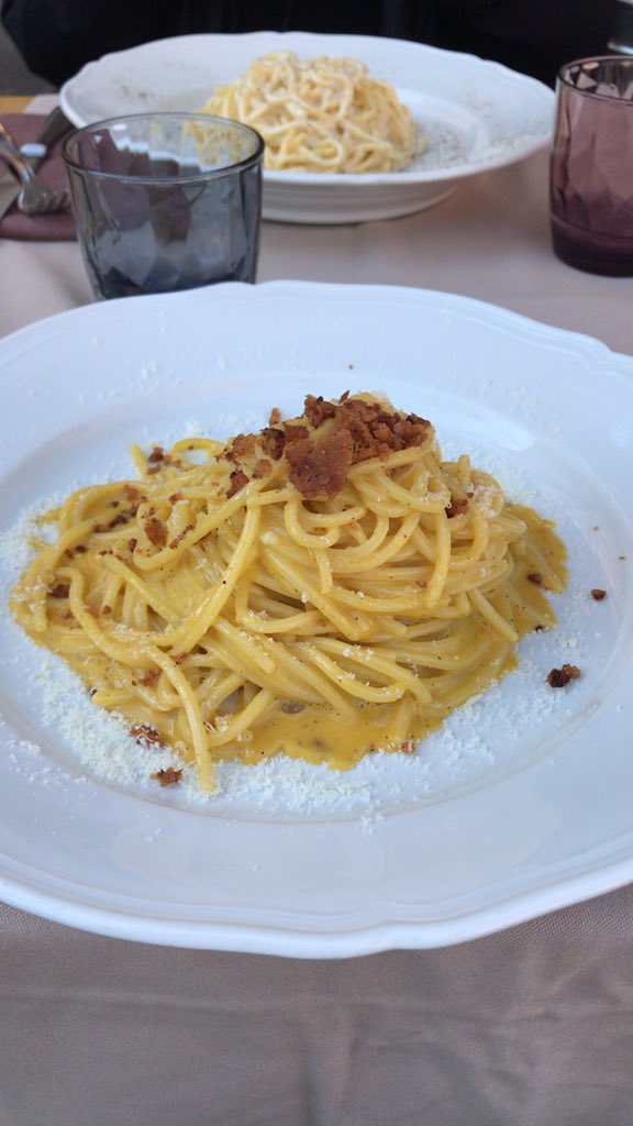 AgussMu's tweet photo. Adjunto la mejor carbonara que comí en mi vida https://t.co/Em7fh8lemD