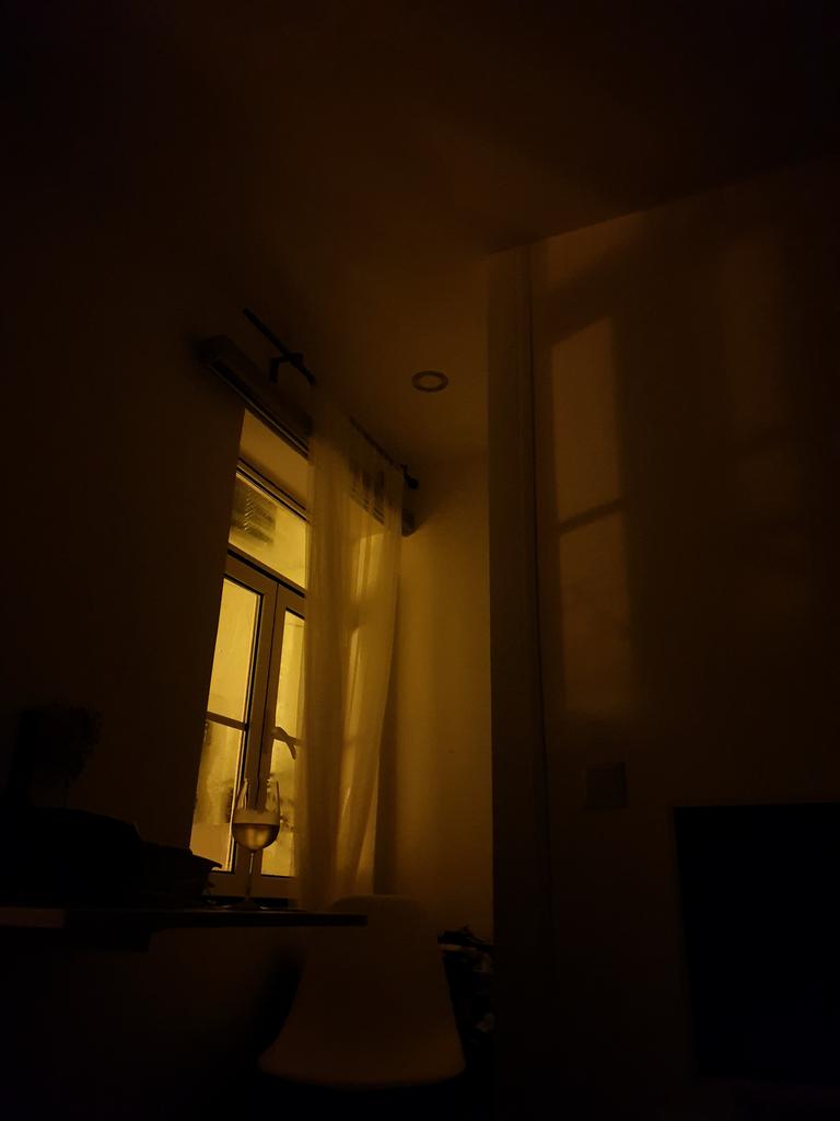 levanskaap's tweet photo. in blackout da due patatine (batata) fritte, fish and chip, mettici pure due spaghetti https://t.co/eSImlQ1eC9