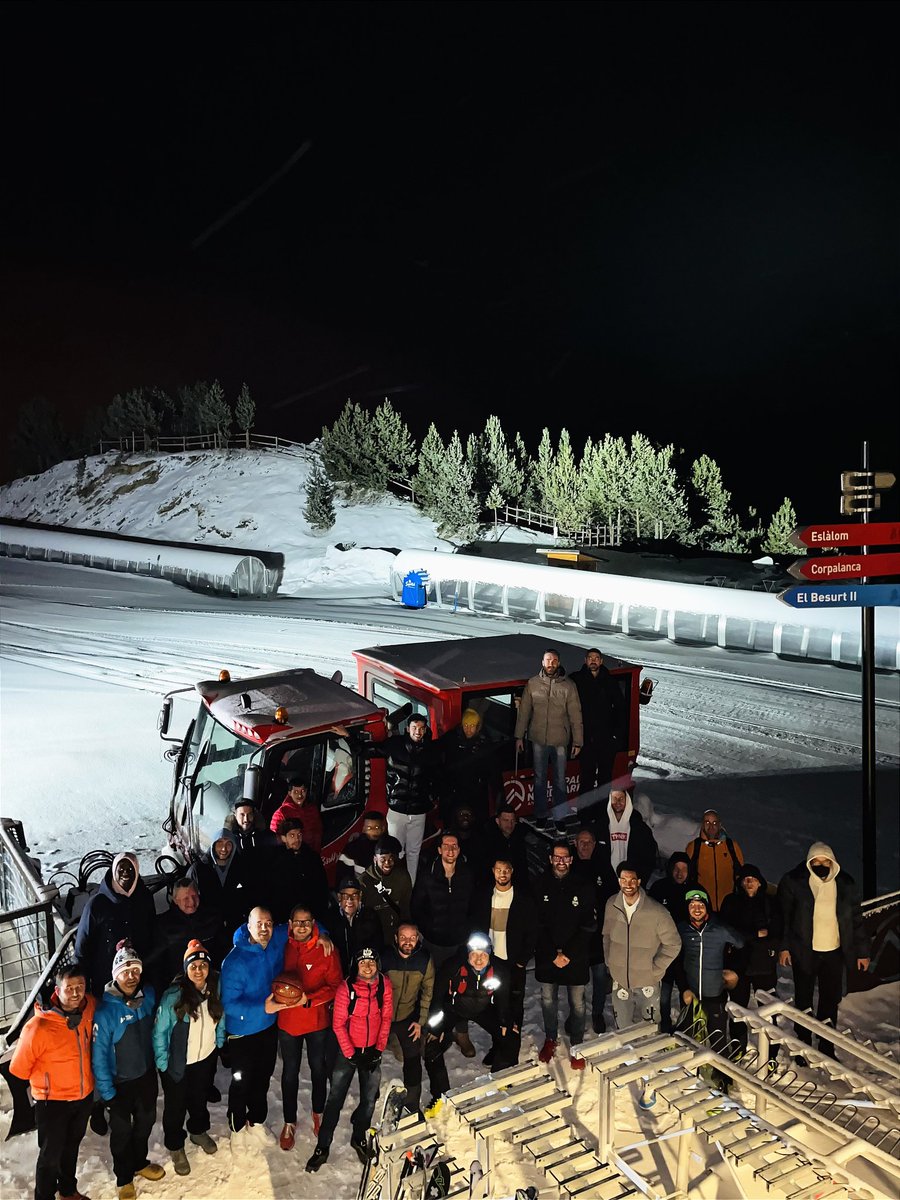 FAMILY♥️⛷️🏀
#Vallnord <a href="/palarinsal/">Pal Arinsal</a> 🔗 <a href="/morabancandorra/">MoraBanc Andorra</a> 

#SomUnPais🇦🇩