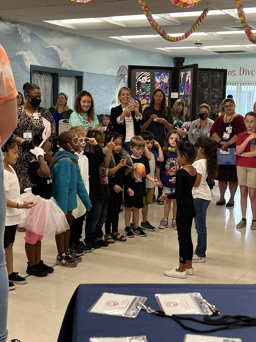 oldladylor's tweet photo. Leadership Day 2022 was full of Greatness!! So proud to be a part of such an amazing school! #unleashthegreatness @HCPSLanier https://t.co/T0B8Kl6Izh