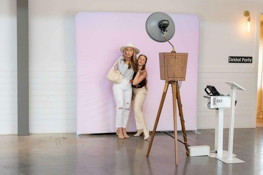 BoothEasy's tweet image. Knowing how to choose your wedding colors might be difficult, but it's a vital stage in the planning process. Bold vibrant colors really bring a fun light atmosphere!  What color pallets are you considering for you special day?

Venue: @maesridge
Planner… instagr.am/p/Ca8CoNhJRvi/