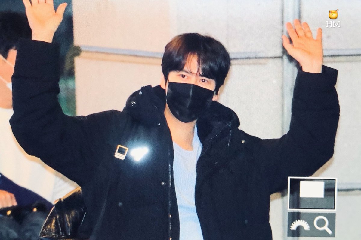 honeymallow8823's tweet photo. 220311

💜💙💜💙

➖

#규현 #KYUHYUN 
#キュヒョン #圭贤 
#슈퍼주니어 #SUPERJUNIOR
#Callin #TheRoad_Winter_for_Spring https://t.co/rnNeoPgd84