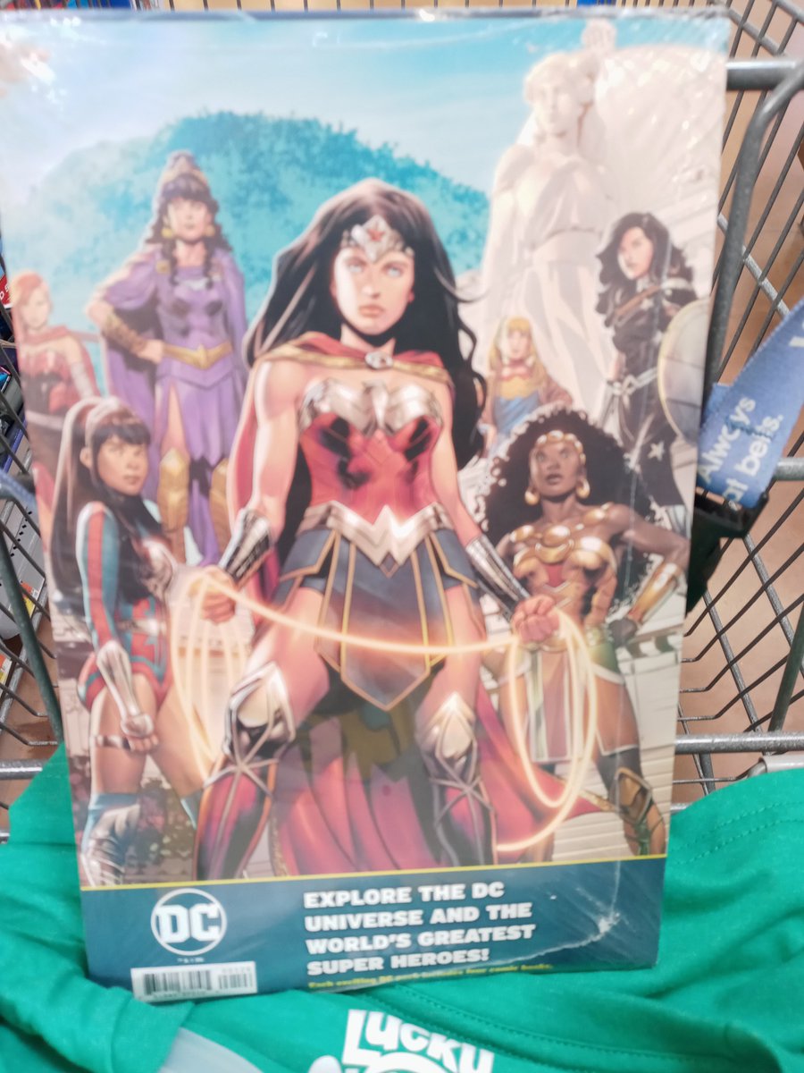 MEarthprime's tweet photo. While @Walmart I was shocked that @DCComics bundles are still getting released with a beautiful #Amazons #WonderWoman #Nibia #WonderGirl pinup. Liked the #Batman89 #SuicideSquad #KingShark #BlackManta #comicbooks https://t.co/dr1Tt4FmLq