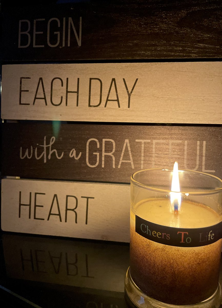 1ALITD's tweet photo. Begin Each Day With A Grateful Heart &amp; one of #ALITD scentlicious candles. #GlassCandle #PillarCandles #Tealight #WaxCubes #ScentedCandle #Handmade #WomenOwned #ALITDCreates #ALightInTheDarkness #ChristinaC #Grateful https://t.co/QsfvnIm3Xi