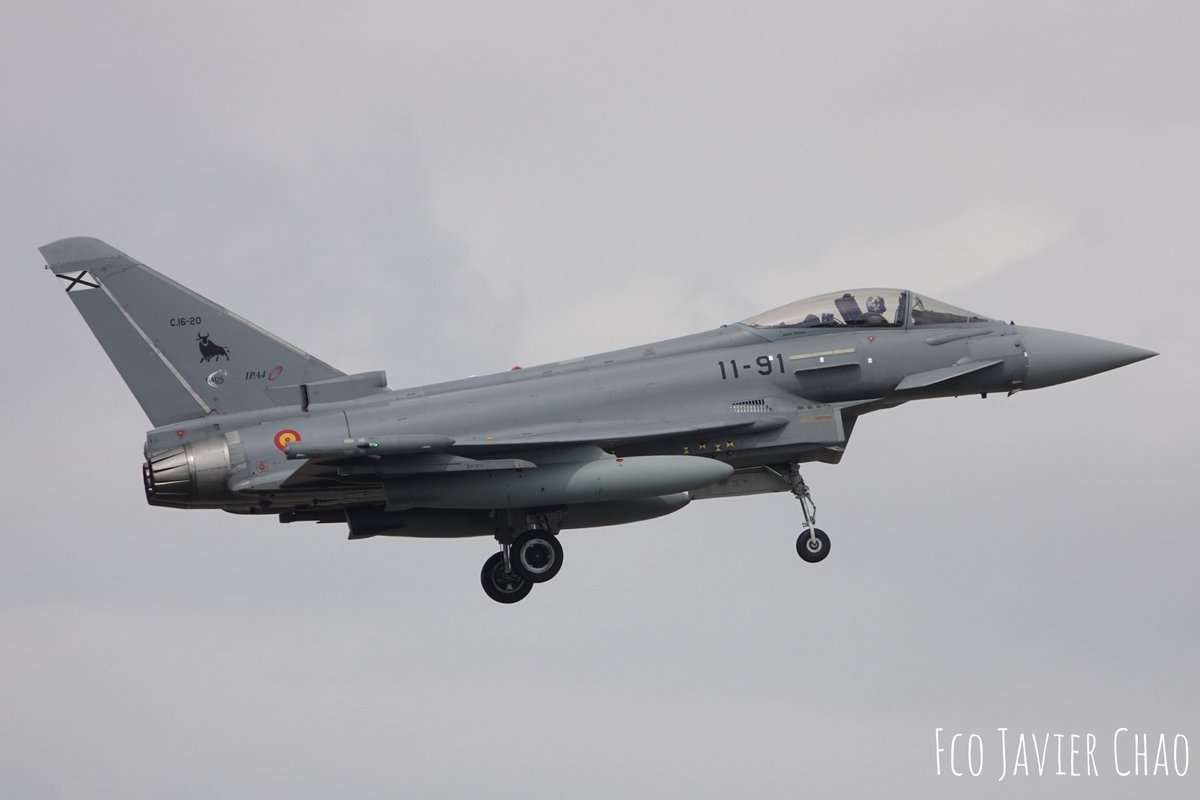 Web_AME's tweet photo. #Eurofighter C.16-20/11-91 #IPA4 ex 11-91, 11-20 volando para #Airbus @EsAirbus @EjercitoAire @SNOP406 #spotting #aviacionmilitar #avgeek @eurofighter
📷 10/03/2023 #BAGetafe https://t.co/Z4N9fiKMsi