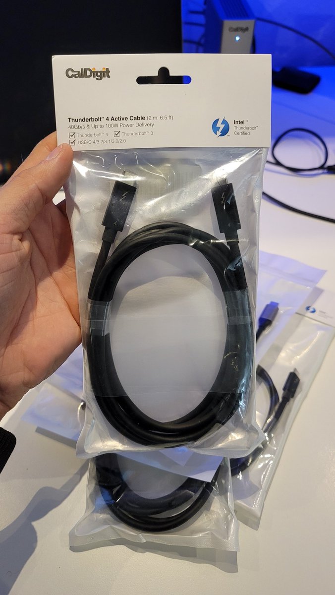 m1maxprocinema's tweet photo. 4 New 6.5' Thunderbolt4 cables came in from @CalDigit for @Apple #m1max 16inch dual 4k monitors and my thunderbolt ssds. I got the displayport adaptors just in case I take the laptop somewhere to plug in and all they have is displayport. May opt in to get the hdmi ones as well! https://t.co/CnGSfdlE5T