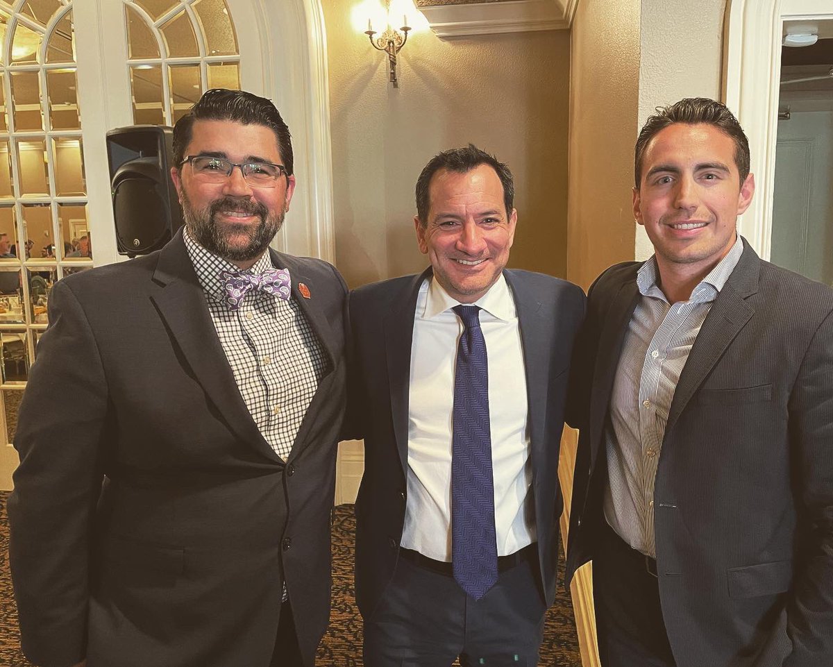 AlexT_54's tweet photo. Thank you @Rendon63rd for joining the Truman Dems of Sacramento Luncheon today! We we thrilled to host you and hear about all the amazing work Assembly Democrats are doing for the people of California! #TrumanClub https://t.co/xg7VtejGO6