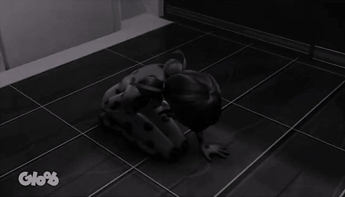 MyLuckycharm263's tweet photo. Ladybug pudo haber sido akumatizada, estaba demasiado DESTROZADA😭😭😭
Y todos lo estamos :'(
#MLBS4poilers #MLS4Finale #MLS4spoilers https://t.co/U4v3z1YZKk