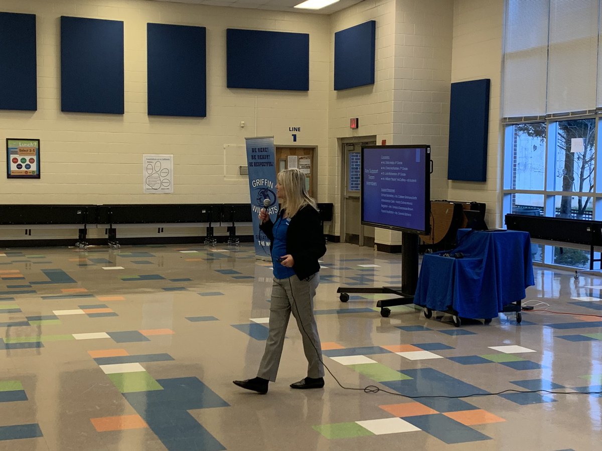 DrKaciePhipps's tweet photo. It was great seeing the class of 2029 &amp; their families in our building for Rising 6th Grade Night! Kudos to our amazing teachers, staff, &amp; volunteers! 👏🏻 #BeGreatBeGriffin @GMS_Wildcats @DrLoraleeHill @LynzeeCourtney @RodLangston @ButlerNneka @mbeas21 @CobbSchools https://t.co/x4ZuwVrclJ